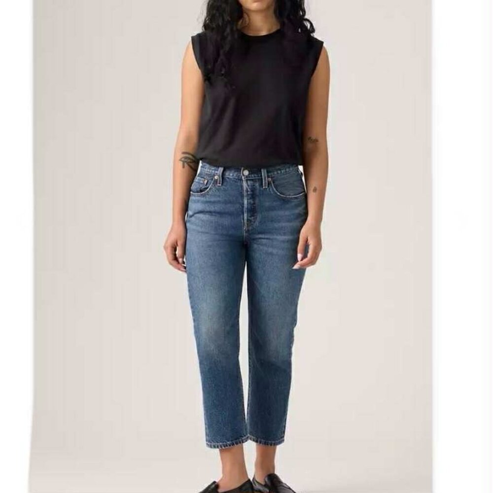 LEVI'S 501 Original Fit Cropped Lightweight Jeans (Size: 23x26) NWT - Picture 2 of 12